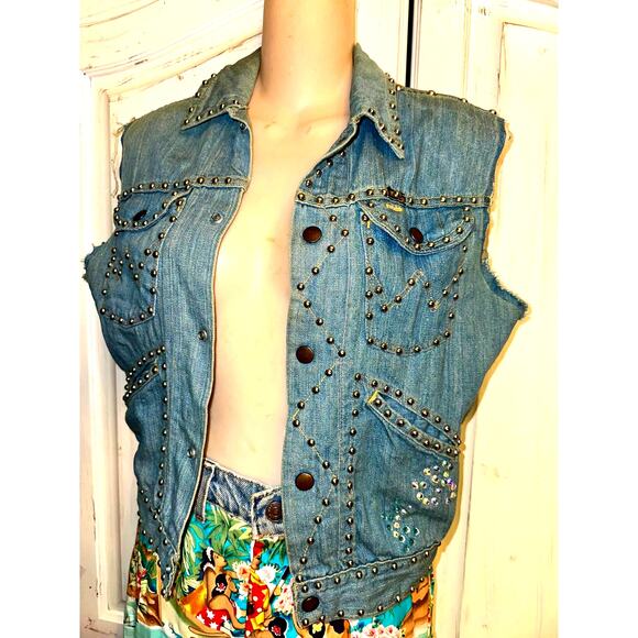 VINTAGE ROCK N ROLL COUNTRY WRANGLER STUDDED JEWELED DENIM VEST S BACK & FRONT - Picture 1 of 16